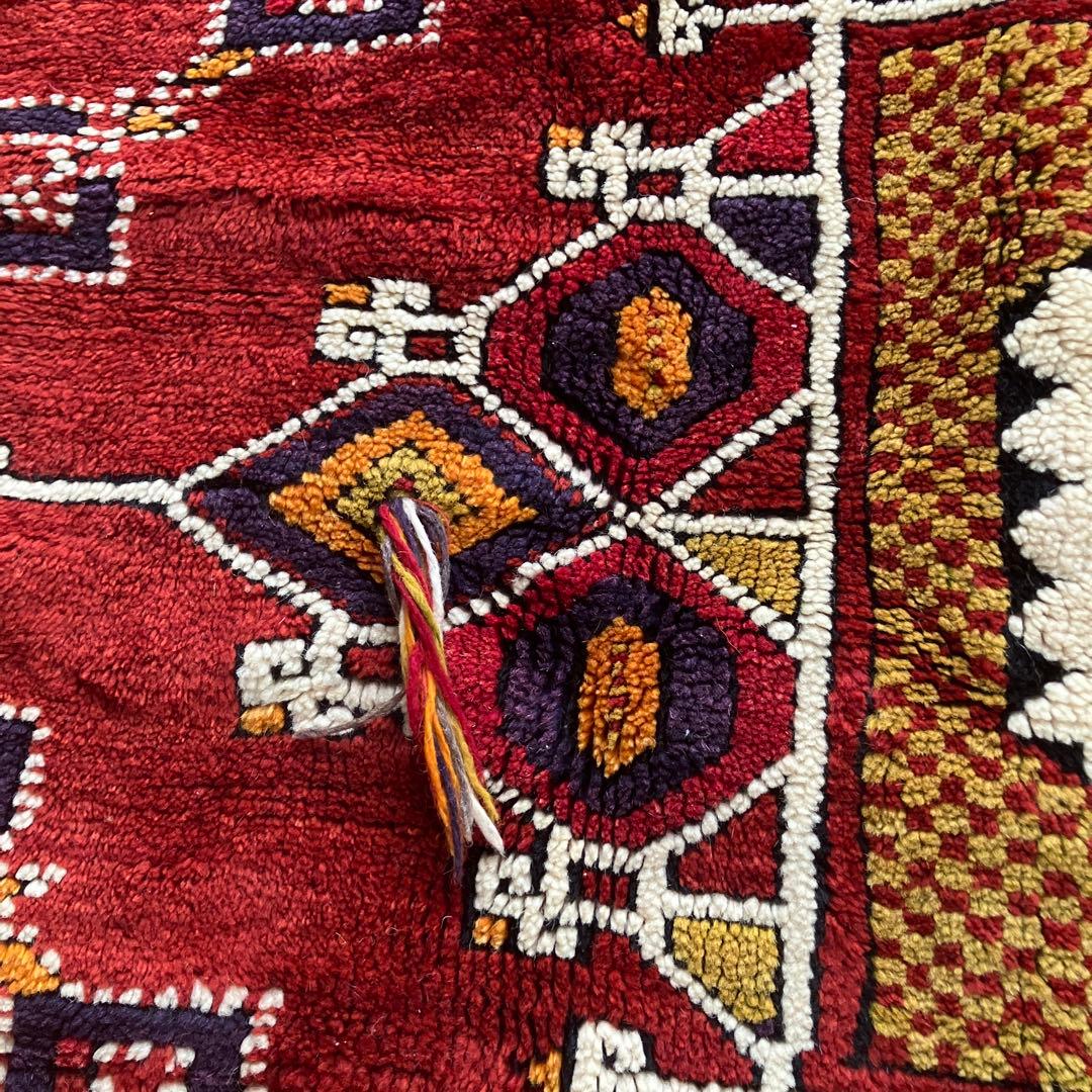 実物を見たら感動ものです！とても貴重なトルコオールド絨毯　素晴らしい色合い