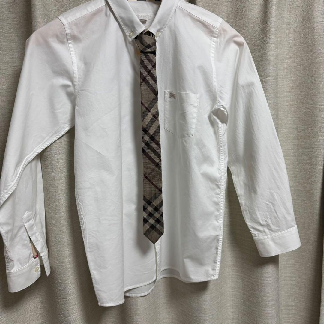 【美品】バーバリー　スーツ　ピンバッジ　卒業　受験　150 ネクタイ　エンブレム