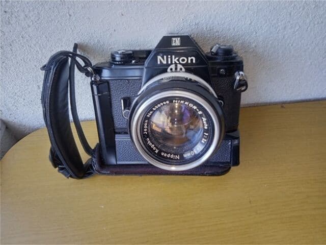 ㈱ニコン贈の銘が入った品！実働品！Nikon EM +モータードライブMD-E付