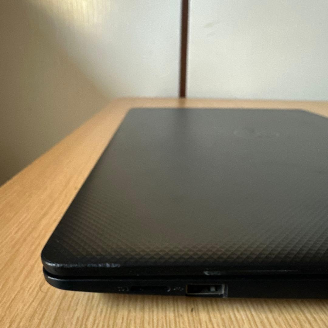 DELL ノートパソコンVOSTRO15 3000 RAM 4GB SSD1TB