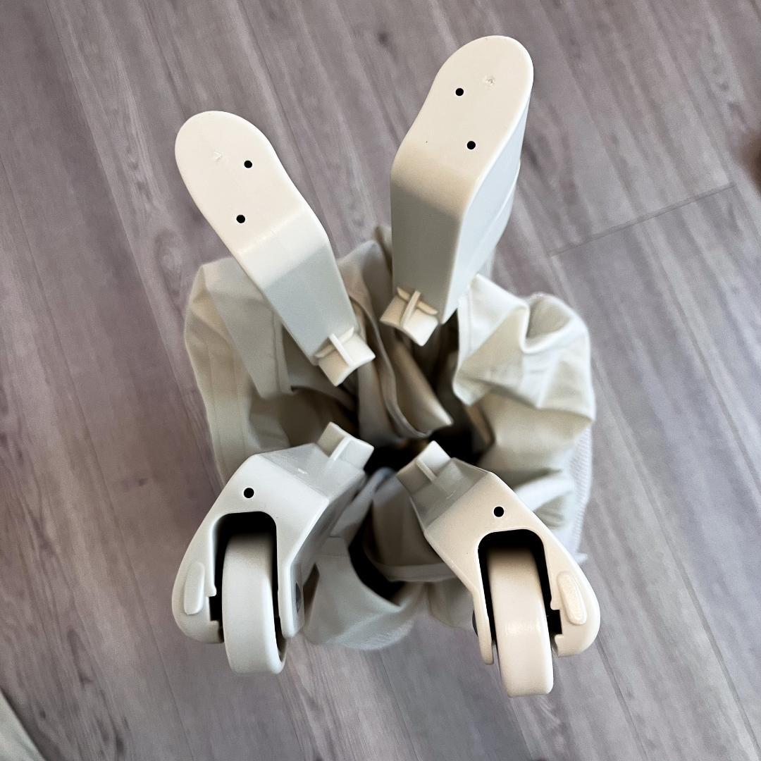 【美品】Apricaベビーベッド ココネルエアープラスABホワイトベージュ