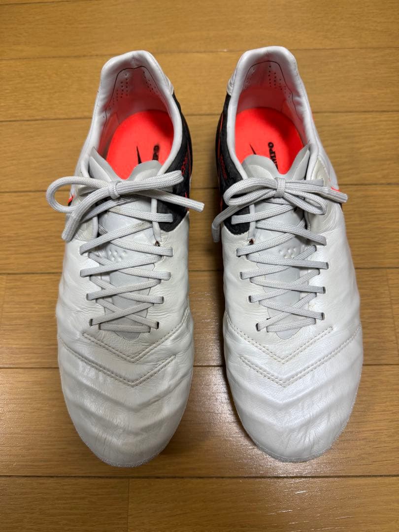 サッカースパイク ナイキ ティエンポレジェンド6