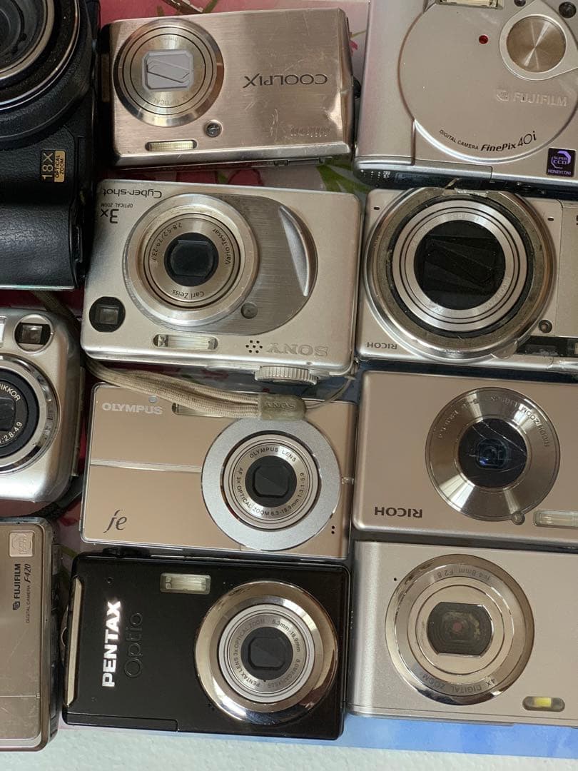 ニコン、オリンパス、リコー、ペンタックス、ファインピックスカメラ