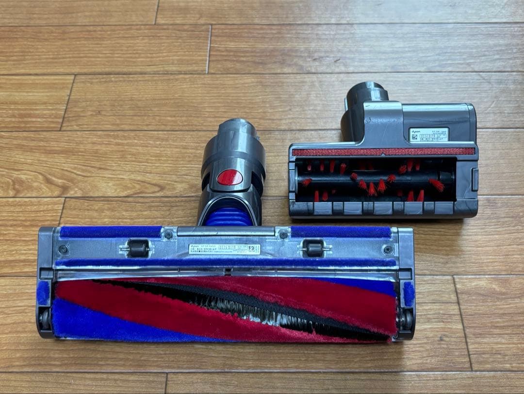 【美品】dyson V8 slim 作動良好　分解清掃メンテナンス済