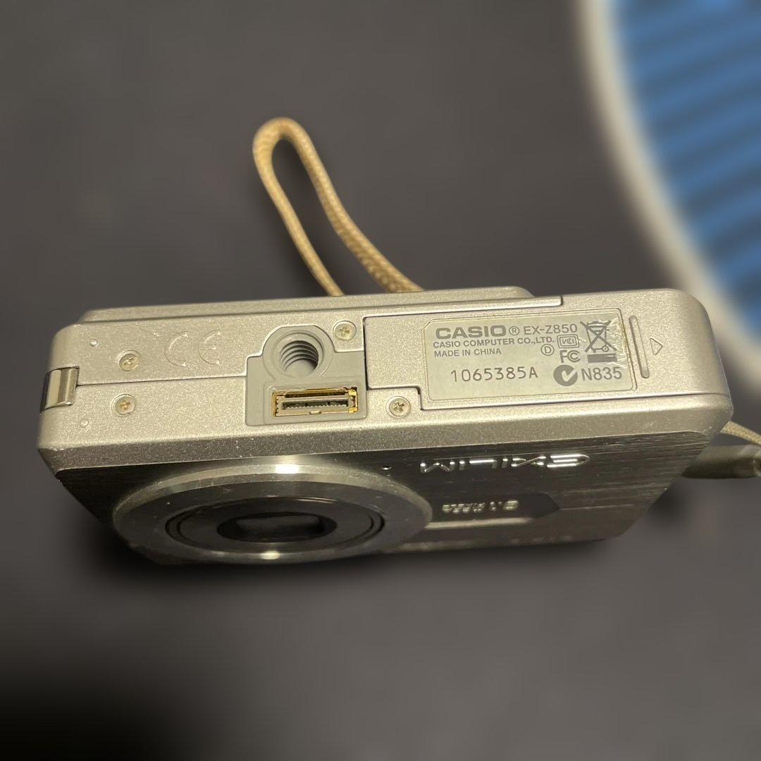 CASIO EXILIM 610万画素 コンパクトデジタルカメラ　三脚付き