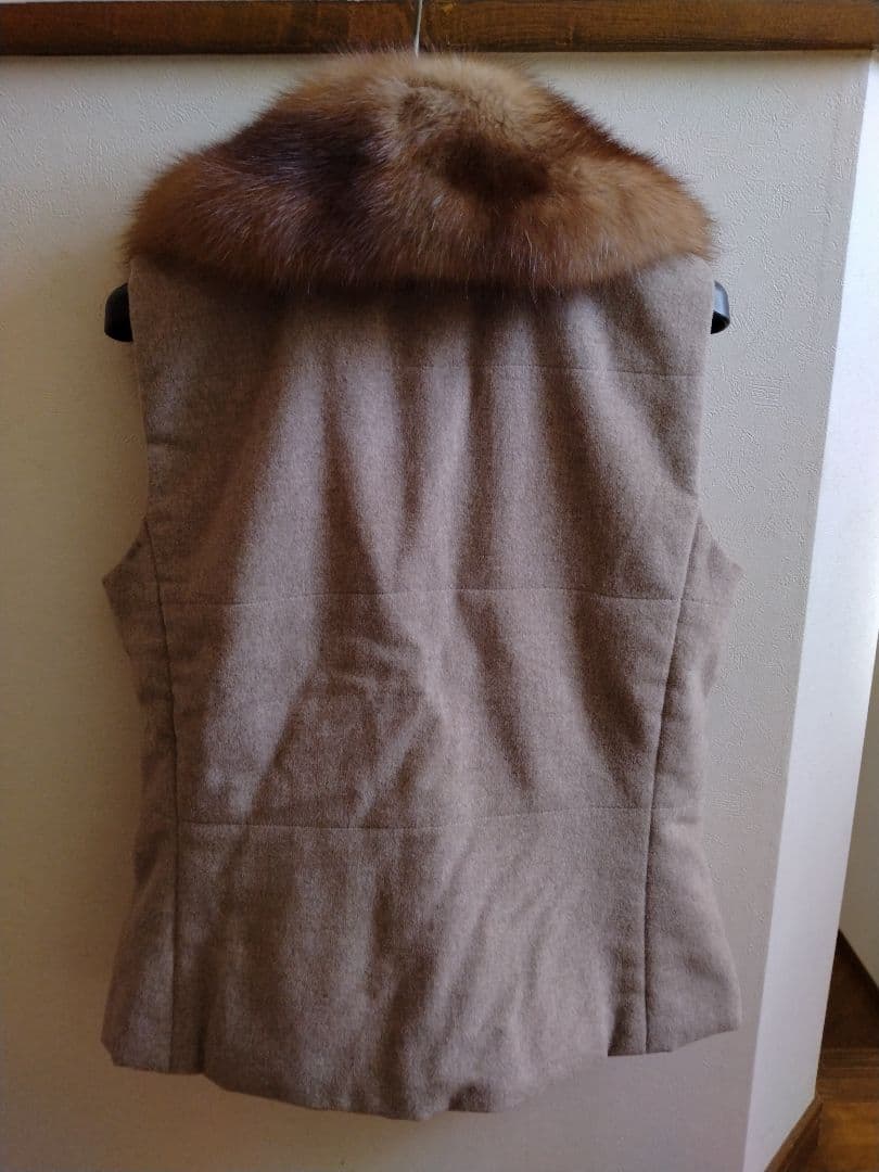 FOXEY ブティック　セーブルファー付きベスト　Fサイズ　グレー×ブラウン