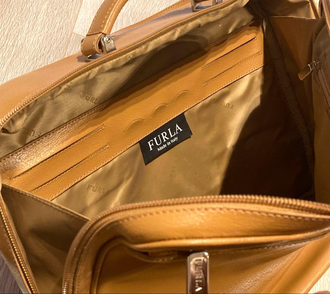 フルラ　FURLA ビジネスバッグ　ショルダー　バック　パソコン　ブリーフケース