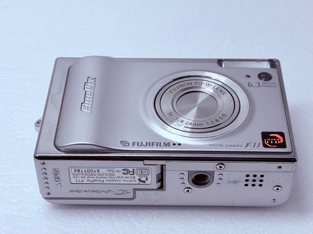 Fujifilm FinePix F11 コンパクトデジタルカメラ