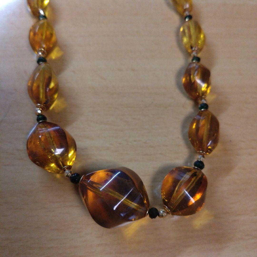 琥珀ネックレス