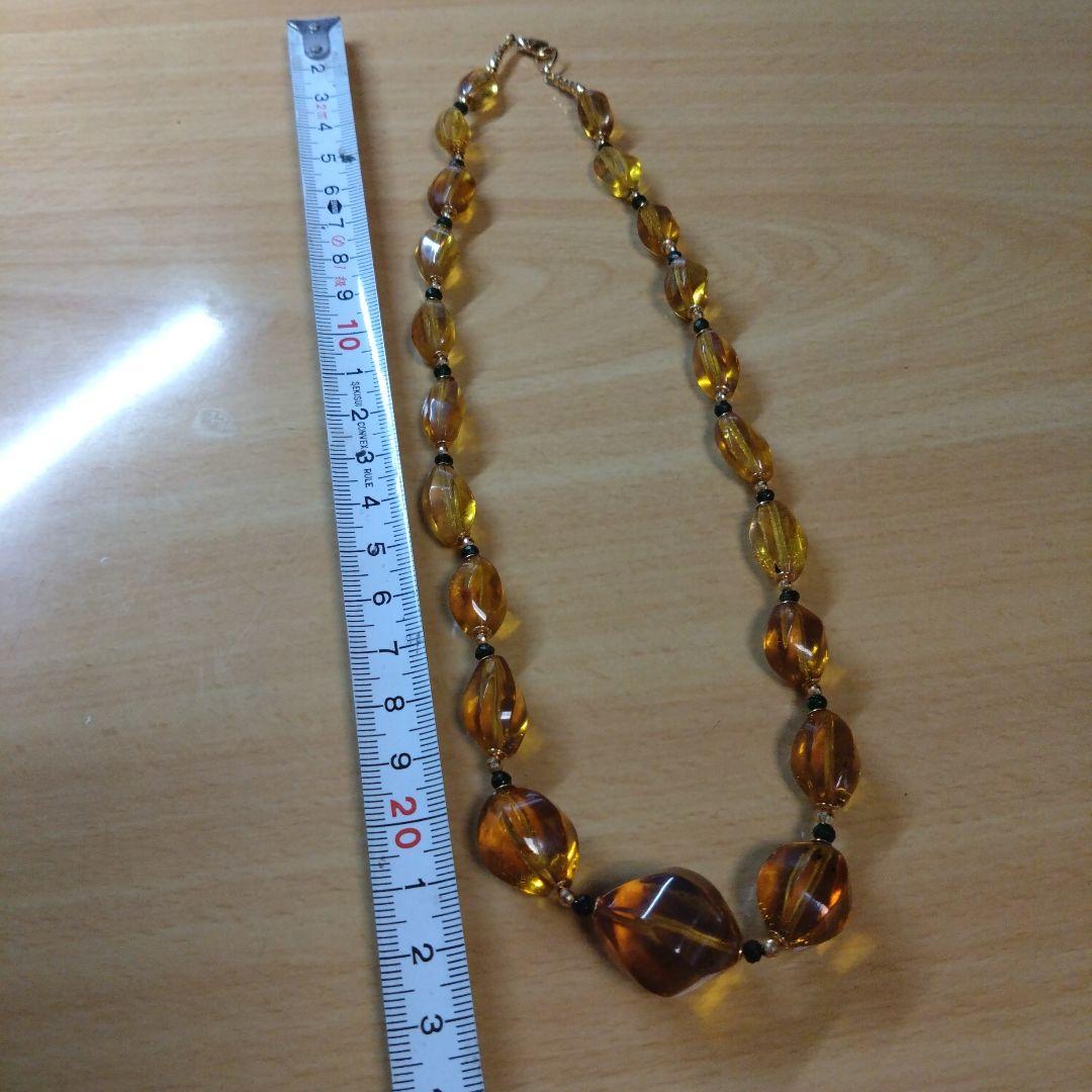 琥珀ネックレス