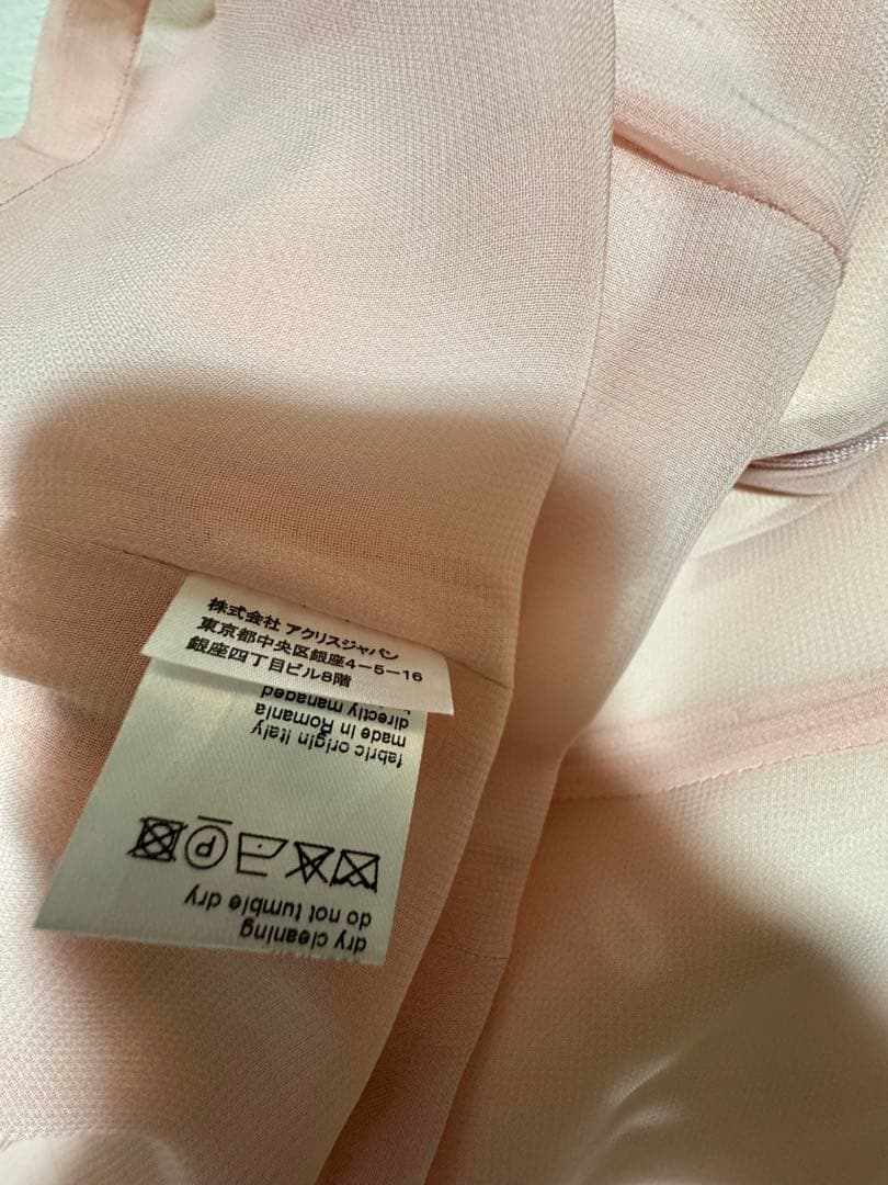 お買い上げ　　　アクリス　ノースリーブワンピース ピンク生地に赤とベーsilk