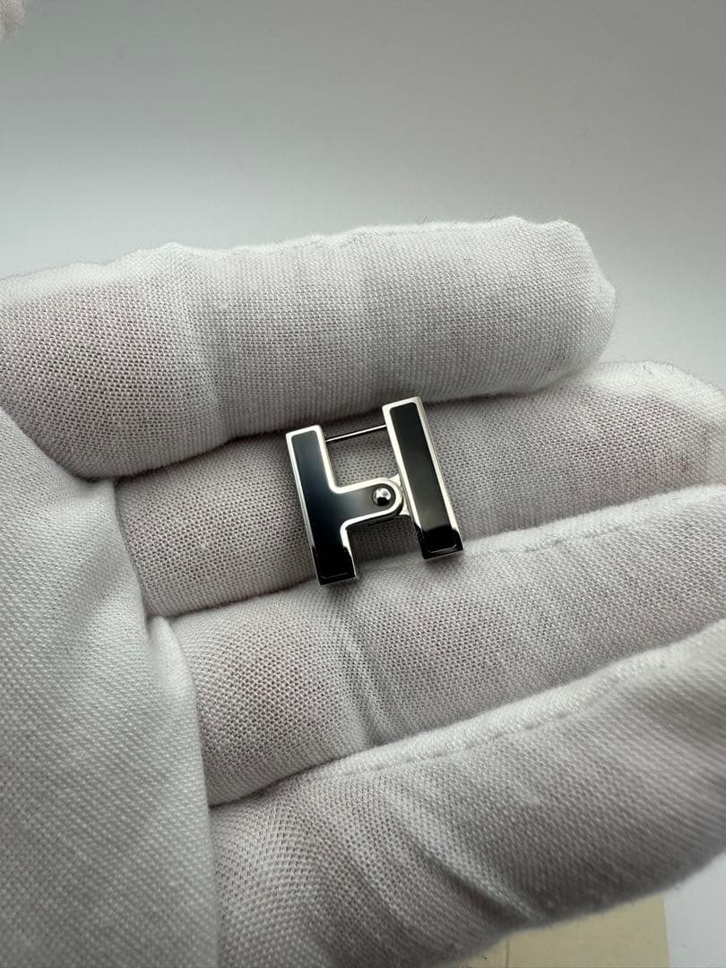 エルメス　Hロゴ片耳用ピアス　未使用品