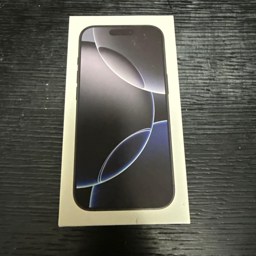 Apple iPhone 16 Pro ブラックチタニウム　256GB