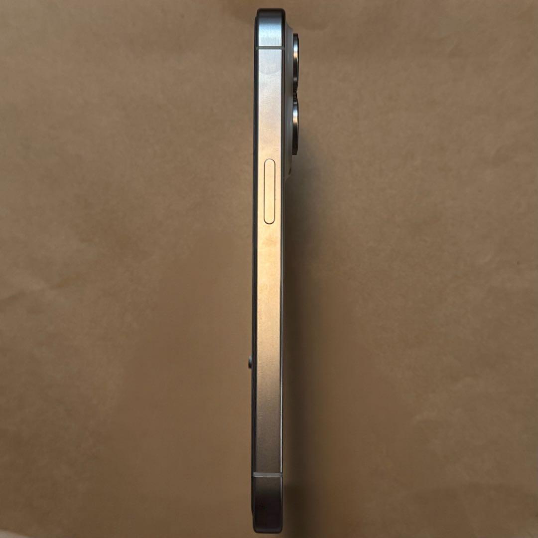 iPhone 15 Pro 256GB ホワイト