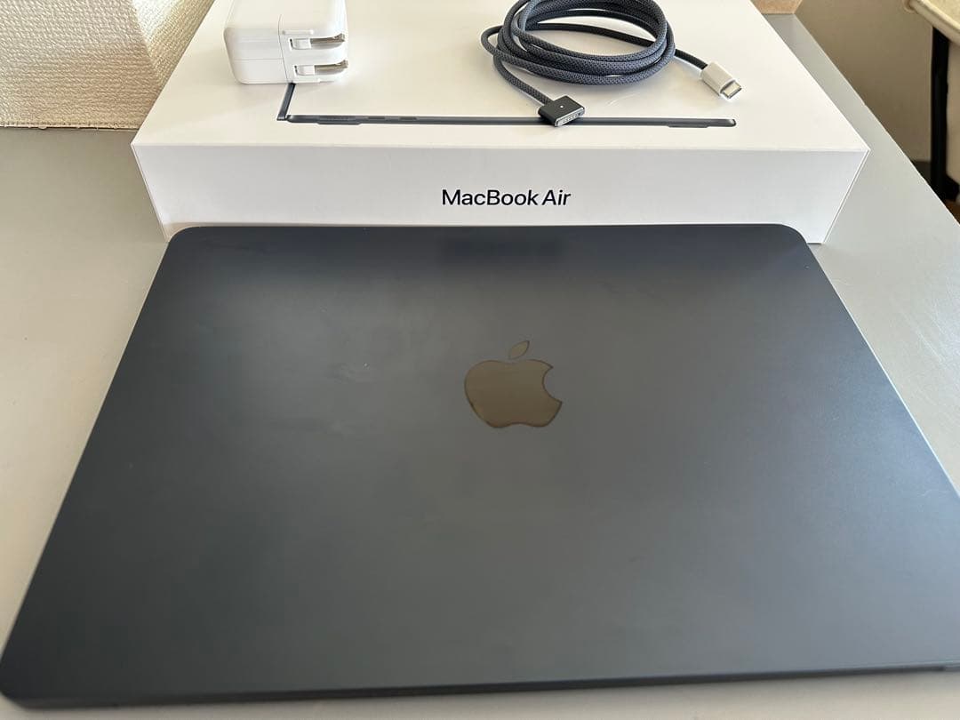 MacBook本体 Macbook Air M2 8GB 256GB