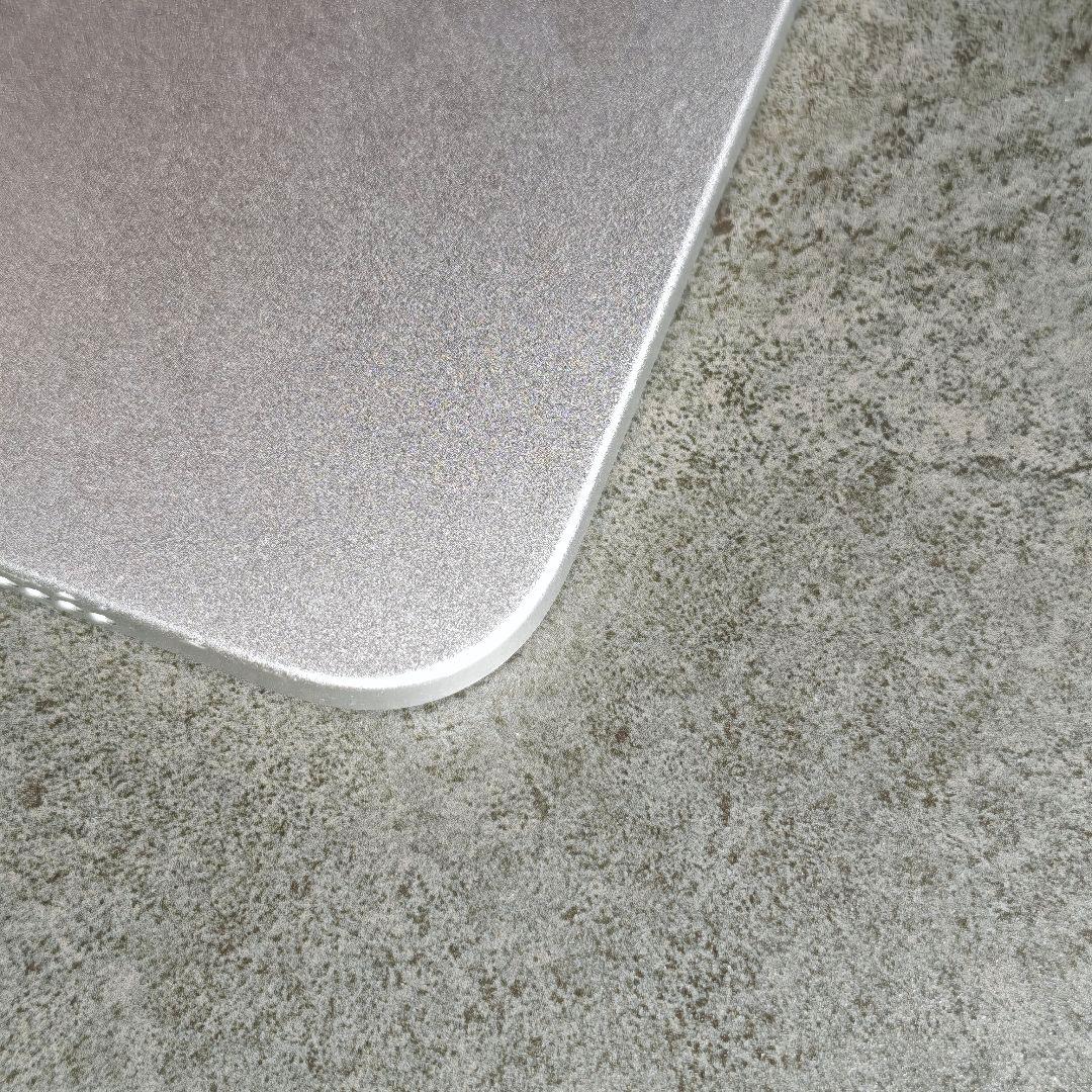 格安⭐️無印　iPad 第10世代　256GB シルバー　角に傷有り