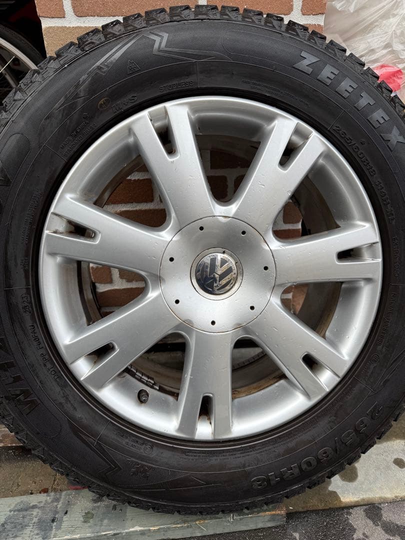 フォルクスワーゲン18インチトゥワレグホイール×スタッドレス 265/60R18