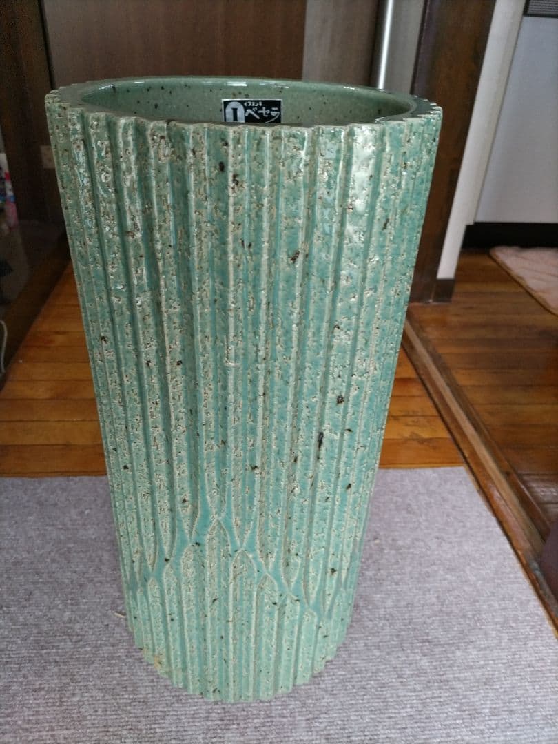 緑色 磁器製 傘立て　岩尾ベセラ
