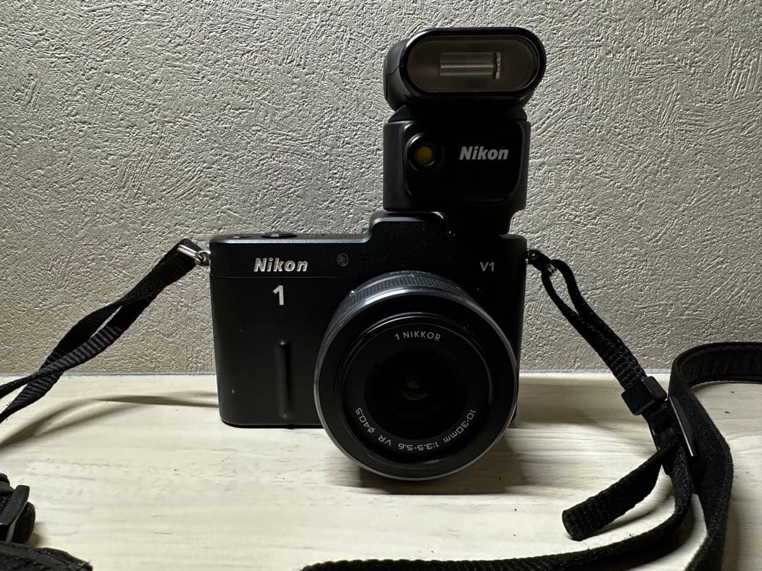 【美品】Nikon Nikon1 V1 レンズセット デジタルカメラ　レンズ　1