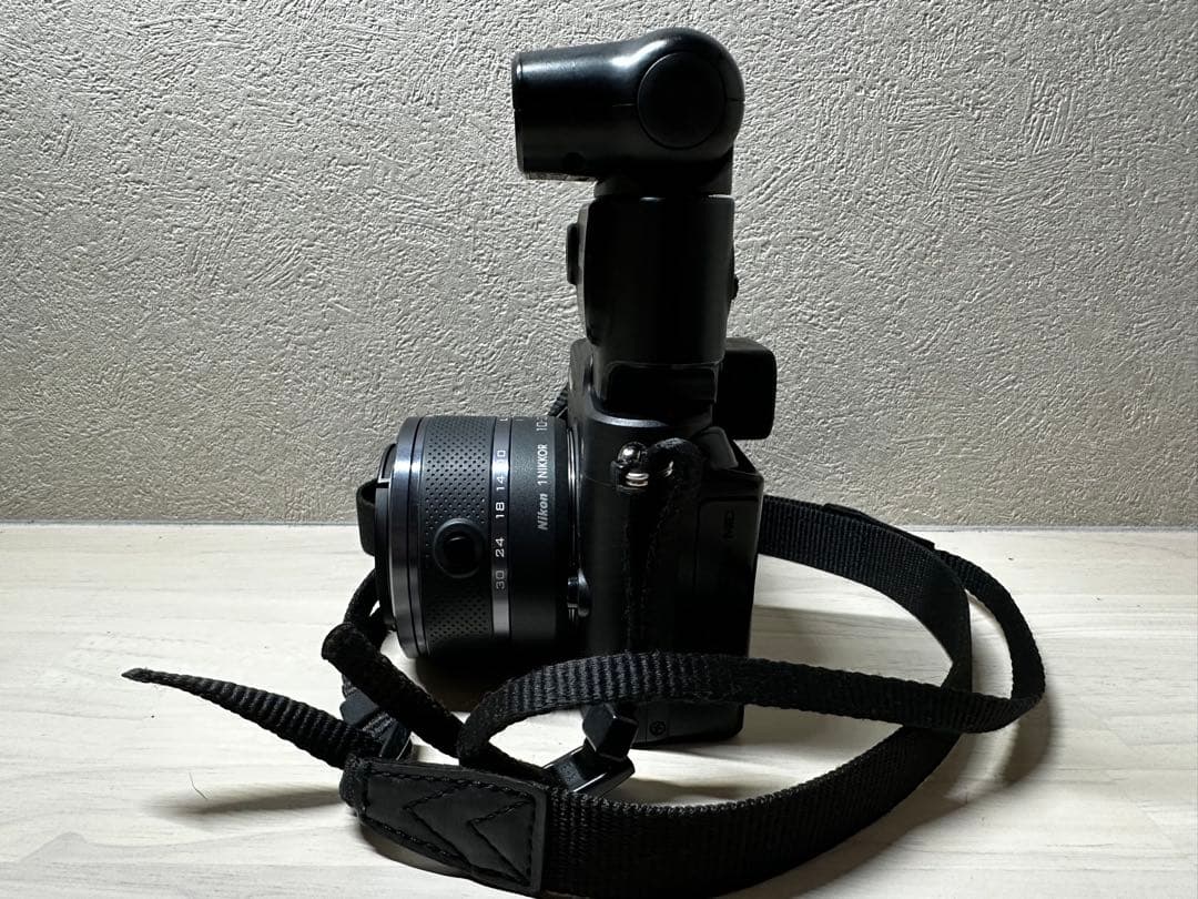【美品】Nikon Nikon1 V1 レンズセット デジタルカメラ　レンズ　1
