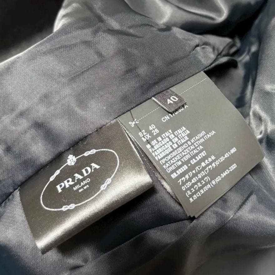 未使用に近い PRADA 贅沢三角ロゴプレート オーバーサイズ ウールコート