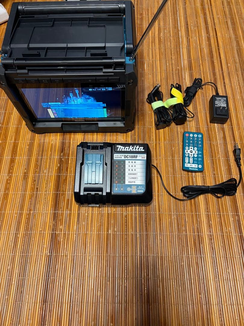 Makita DC18 ポータブルテレビ