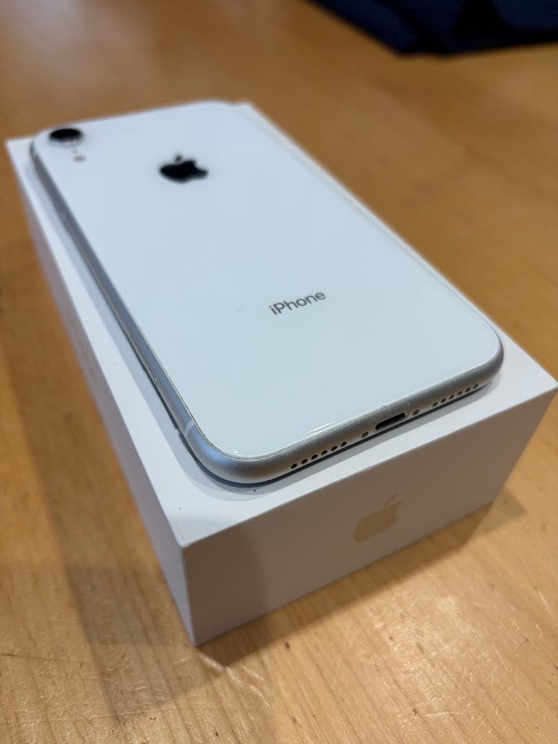 iPhone アイフォン テンアール iPhoneXR 本体　ホワイト