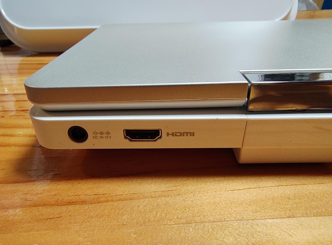 TOSHIBA REGZA ポータブルブルーレイプレーヤーSD-BP900S