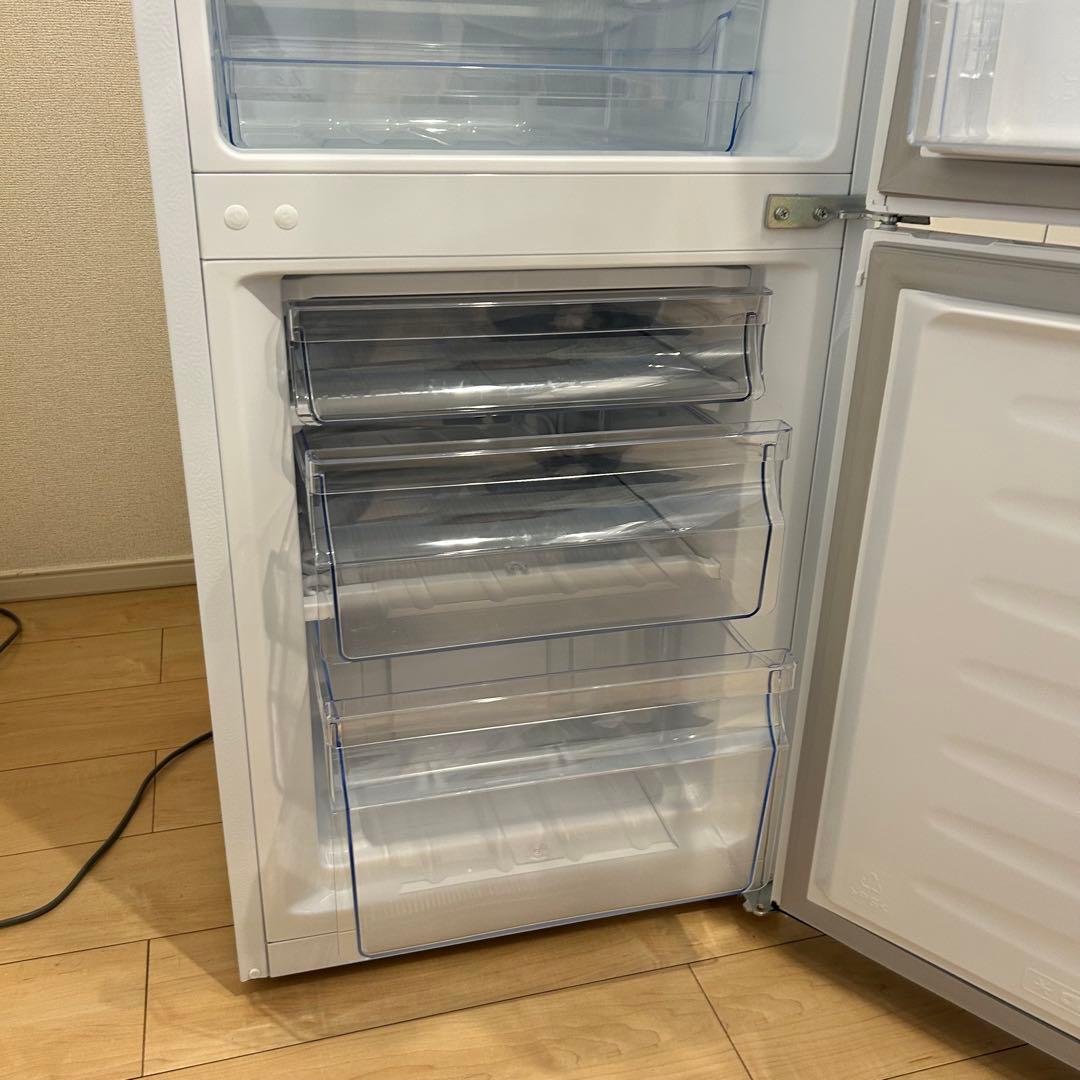 Hisense冷蔵庫　2ドア　175L　静音　右開き【美品】