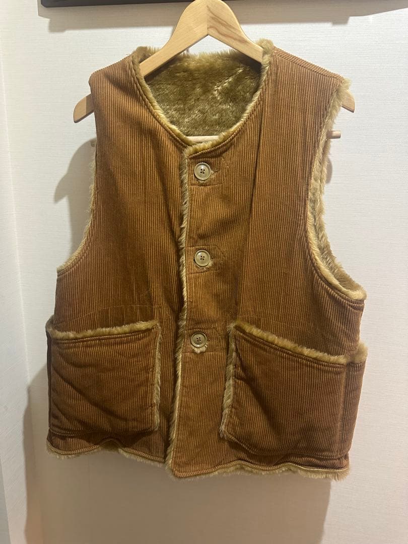 美品エンジニアードガーメンツ　リバーシブルファーベスト　ブラウン　L