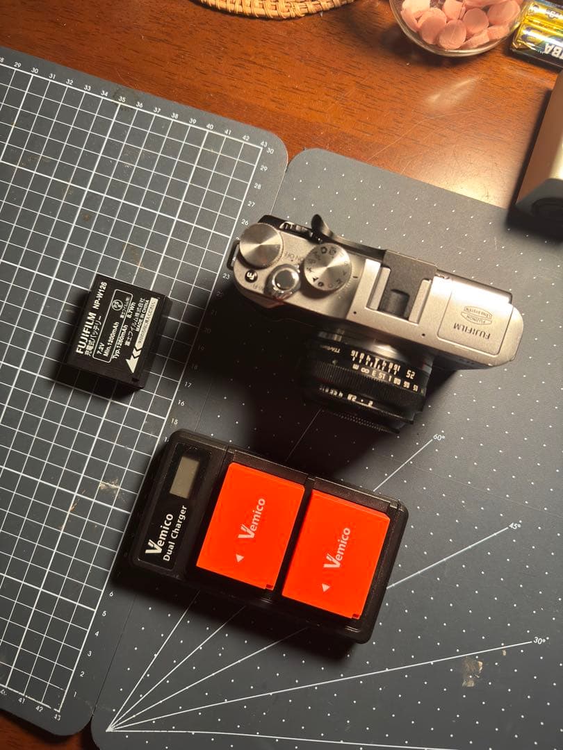 Fujifilm X-M1 ミラーレスカメラ　(ボディー)