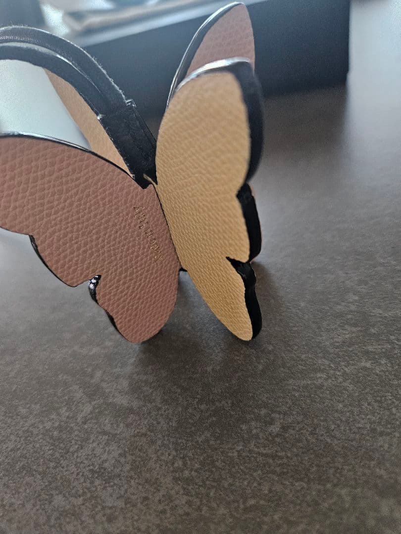 ヴァレクストラ　バタフライチャーム　ソフトカーフスキン