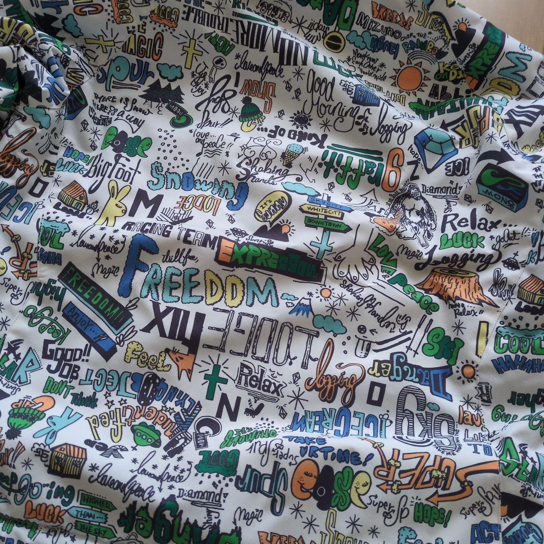 【美品】ミズノ　キッズスキーウェア　　スノーウェア　男女兼用140cm　白派手柄