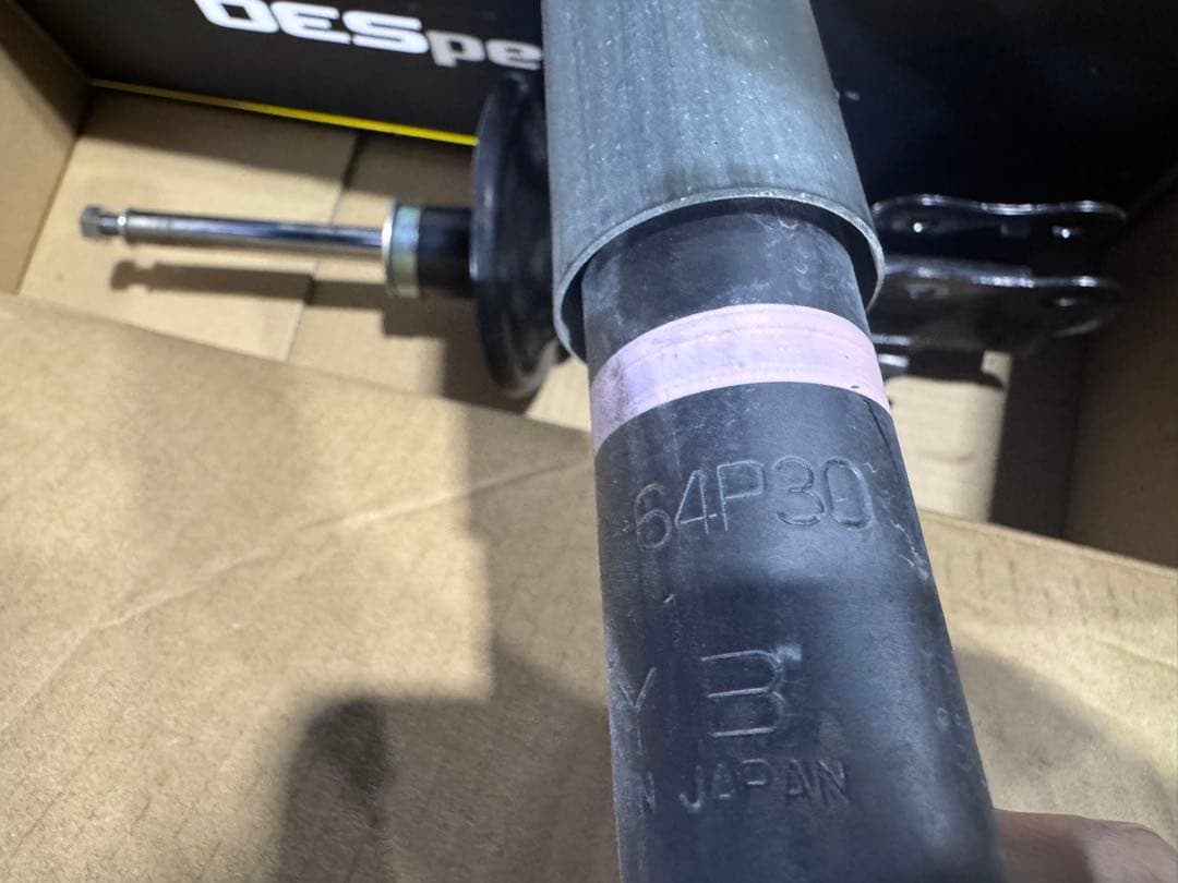 エブリィショックアブソーバー純正　中古4本セット