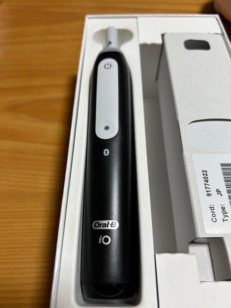 Oral-B iOシリーズ 4s 電動歯ブラシ本体　新品替ブラシ4本付き