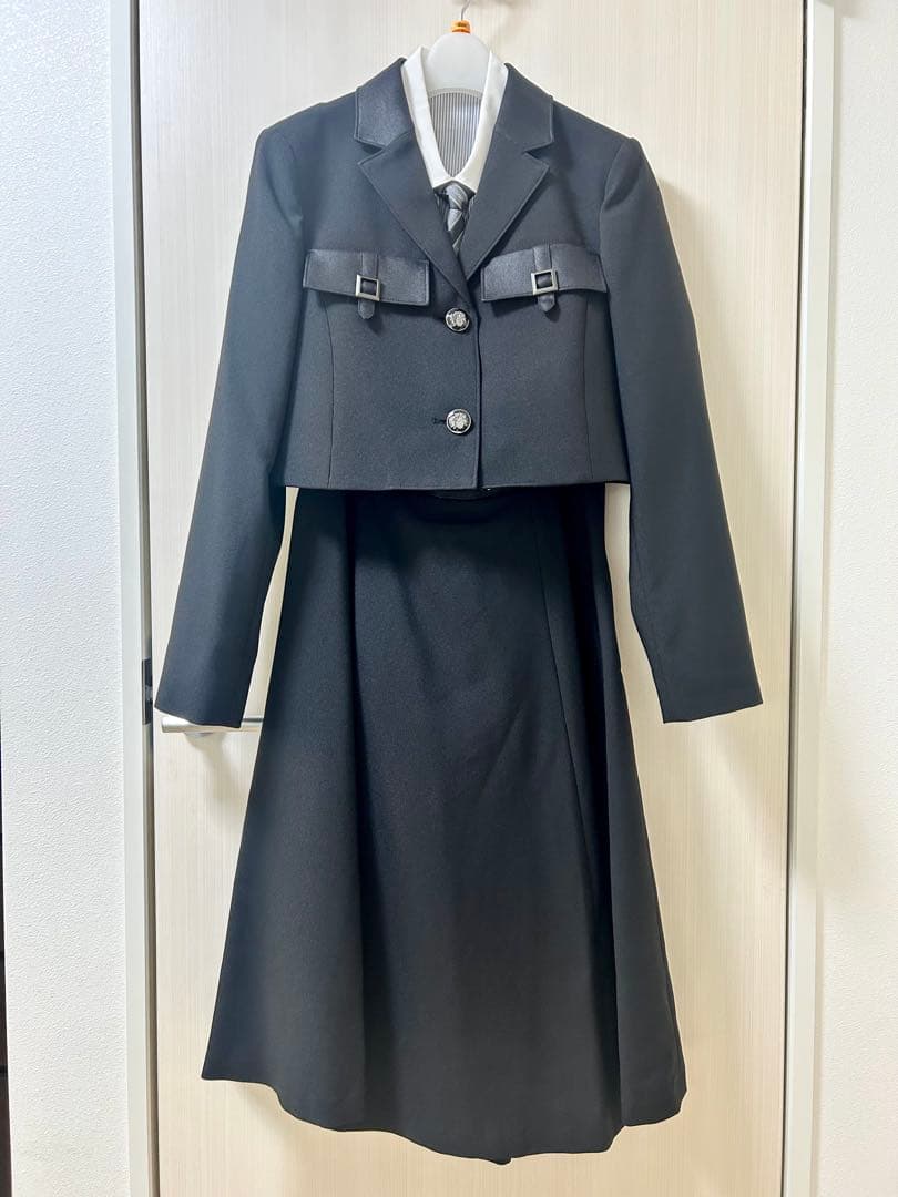 ELLE en noir エルアンノワール 160cm フォーマルスーツ 卒業式