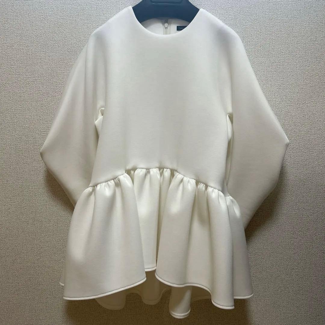 新品未使用ツルバイマリコオイカワ♡ペプラムトップス　キリル