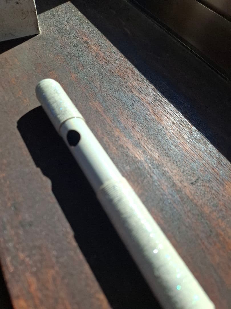 篠笛　古典調　4本調子　7穴　超鐵仕様　天地胴藤巻き　ホワイト＋レインボー