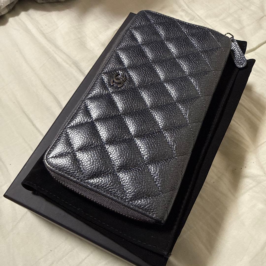 CHANEL 長財布キャビアスキンラウンドファスナーマトラッセキルティング