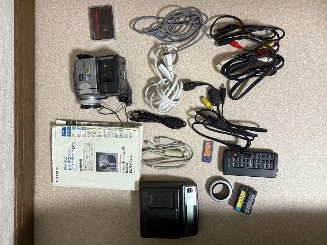ビデオカメラ Sony Handycam DCR-PC120