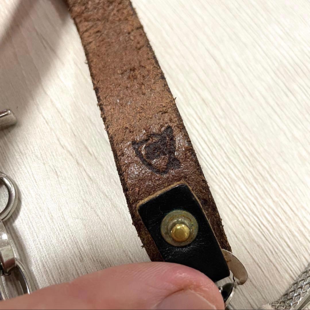 HTCレザー ウォレットチェーン ブラック　ピラミッド シルバー