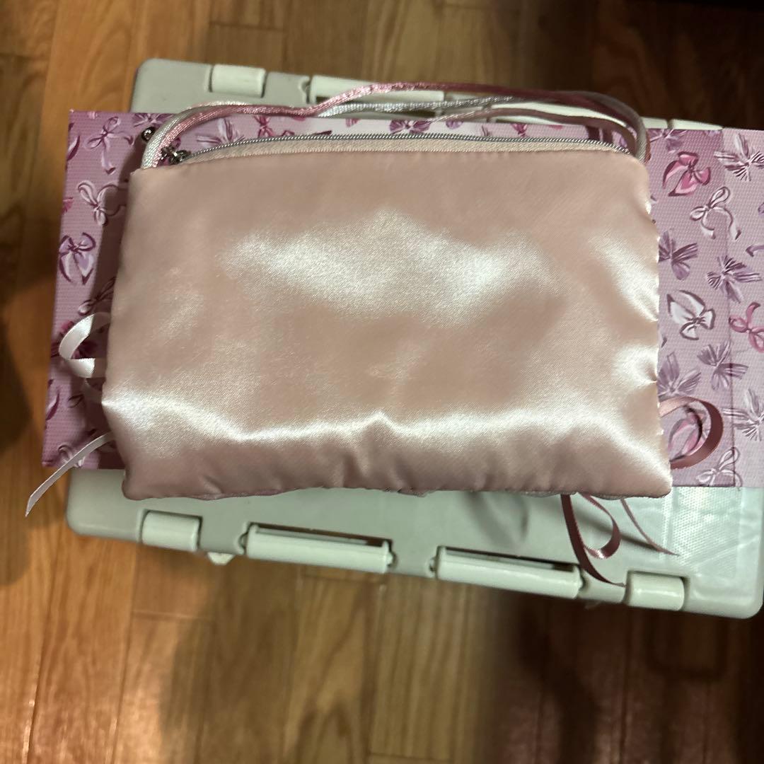 ジルスチュアート　2025 クリスマスコフレ　リボンファッションショー