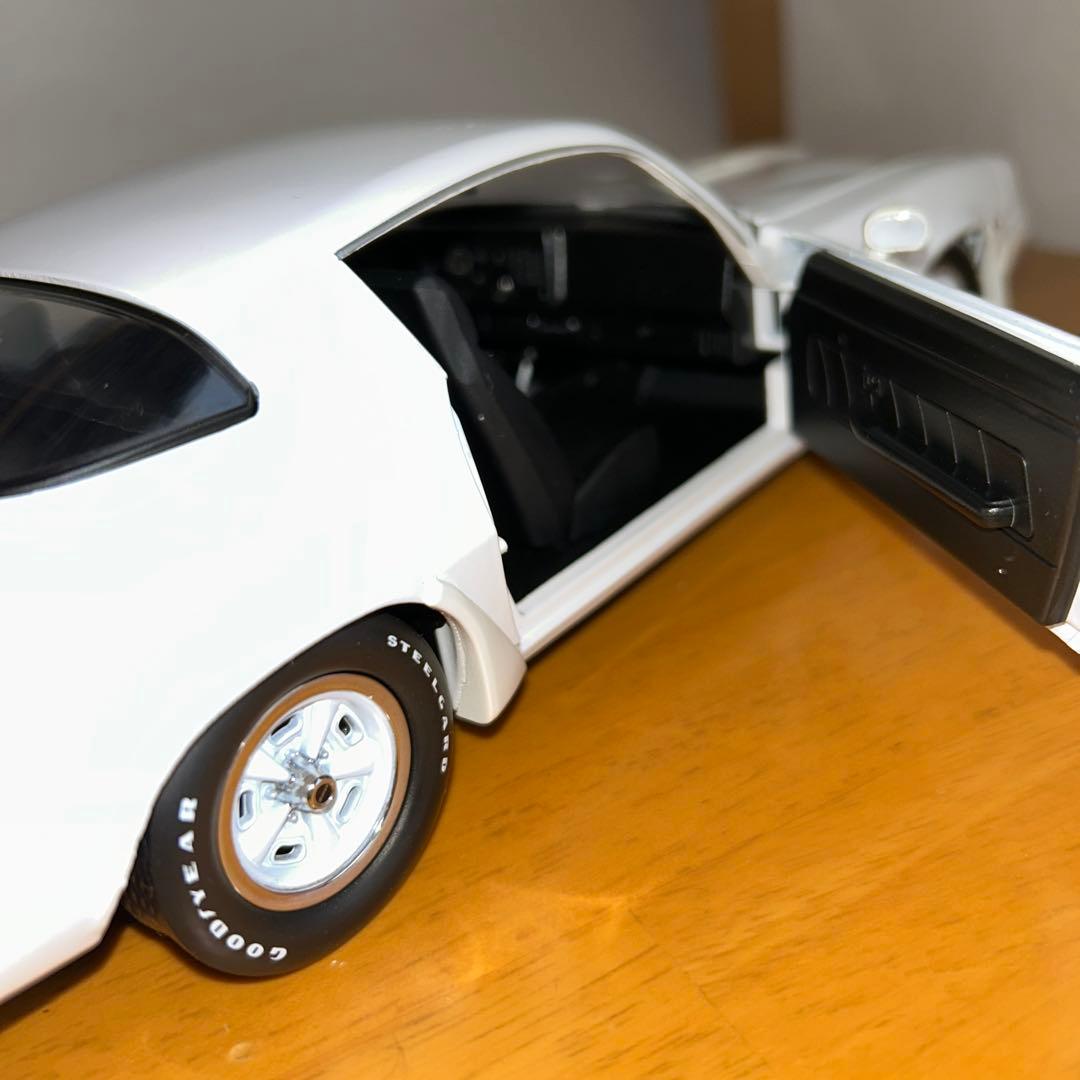 1/18 シボレーZ28ターボZ