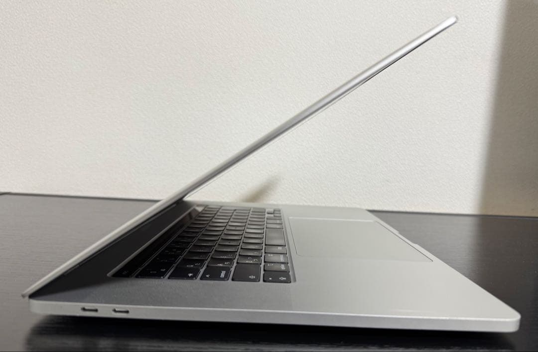 MacBookPro i9 32GB 1TB 充放電56回 バッテリー85%