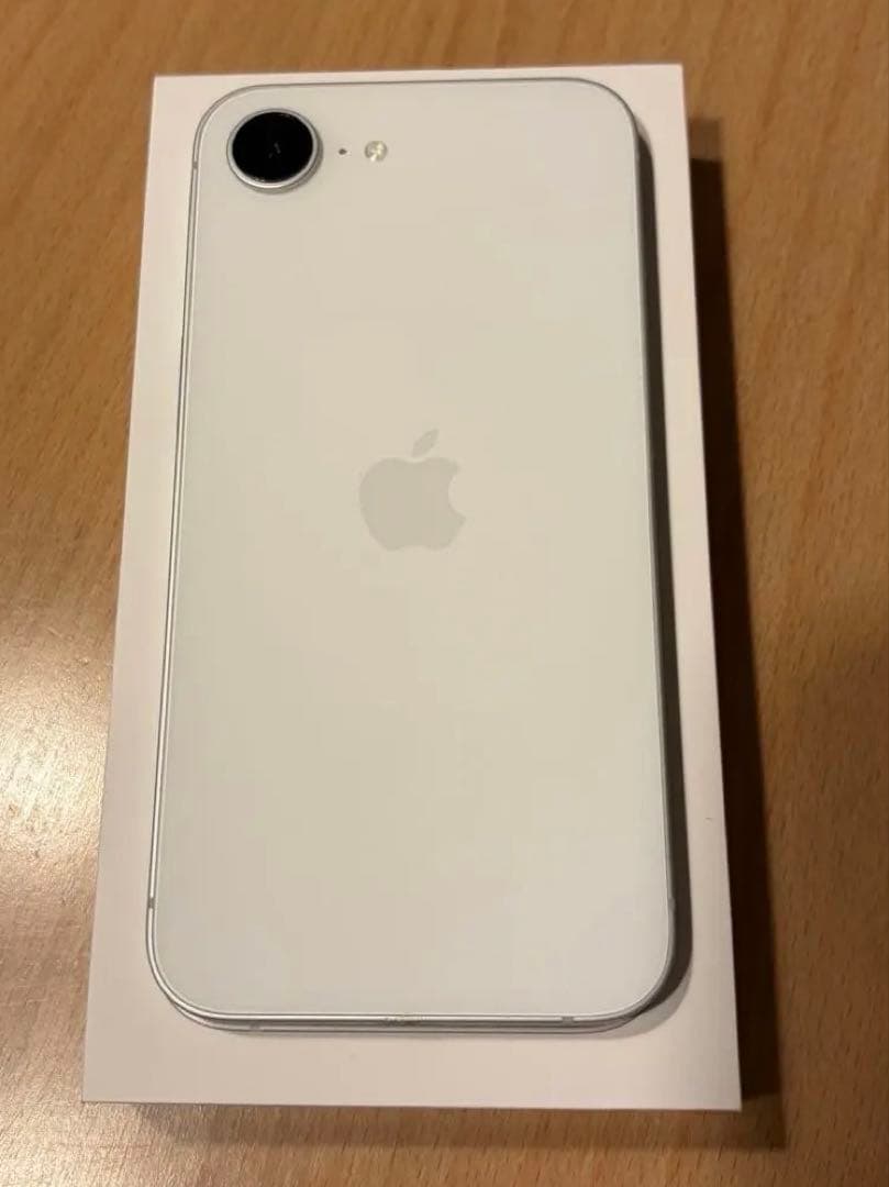 【美品】iPhone16e 128GB ホワイト SIMフリー eSIM