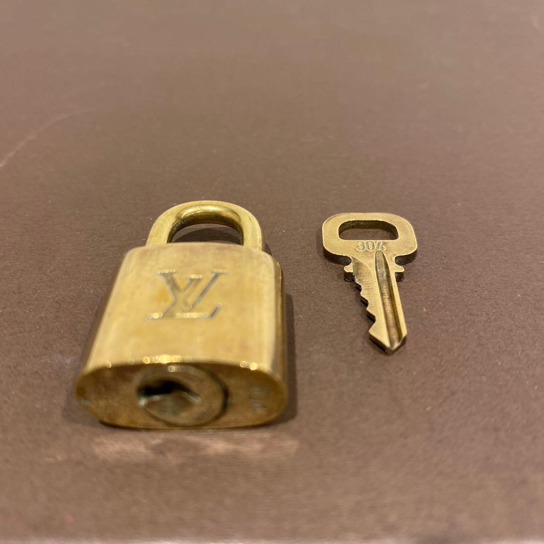 L00116　　ルイヴィトン　パドロック　カデナ　南京錠　鍵