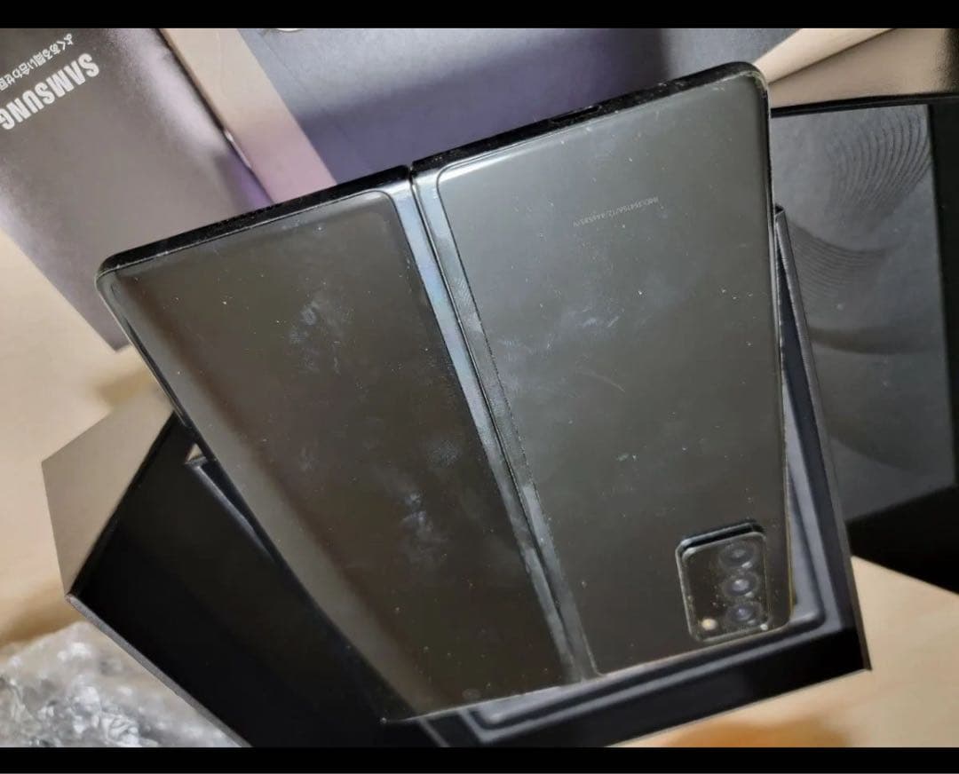 Samsung Galaxy Z Fold2 5G 本体