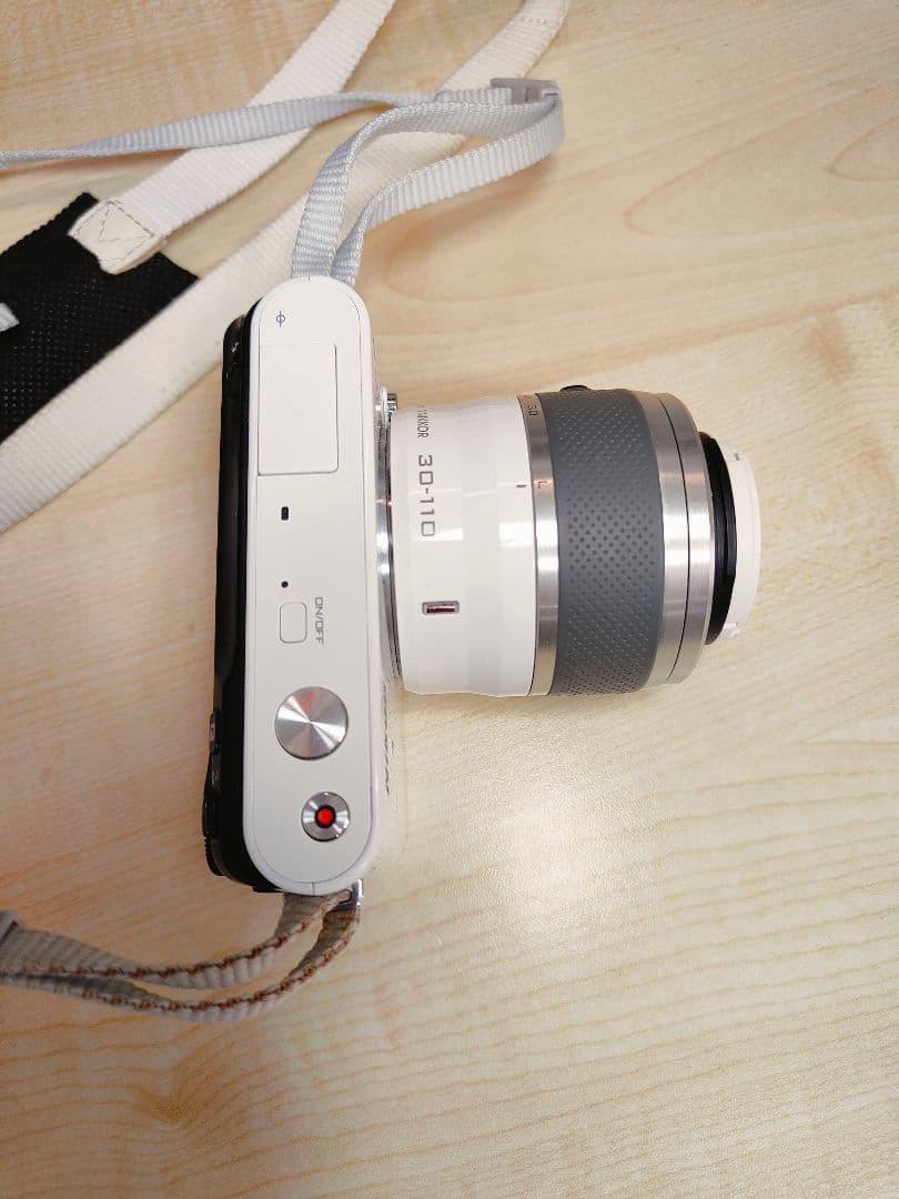 Nikon　J1 ダブルレンズキット　充電器・リモコン付き