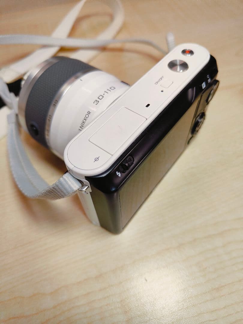 Nikon　J1 ダブルレンズキット　充電器・リモコン付き