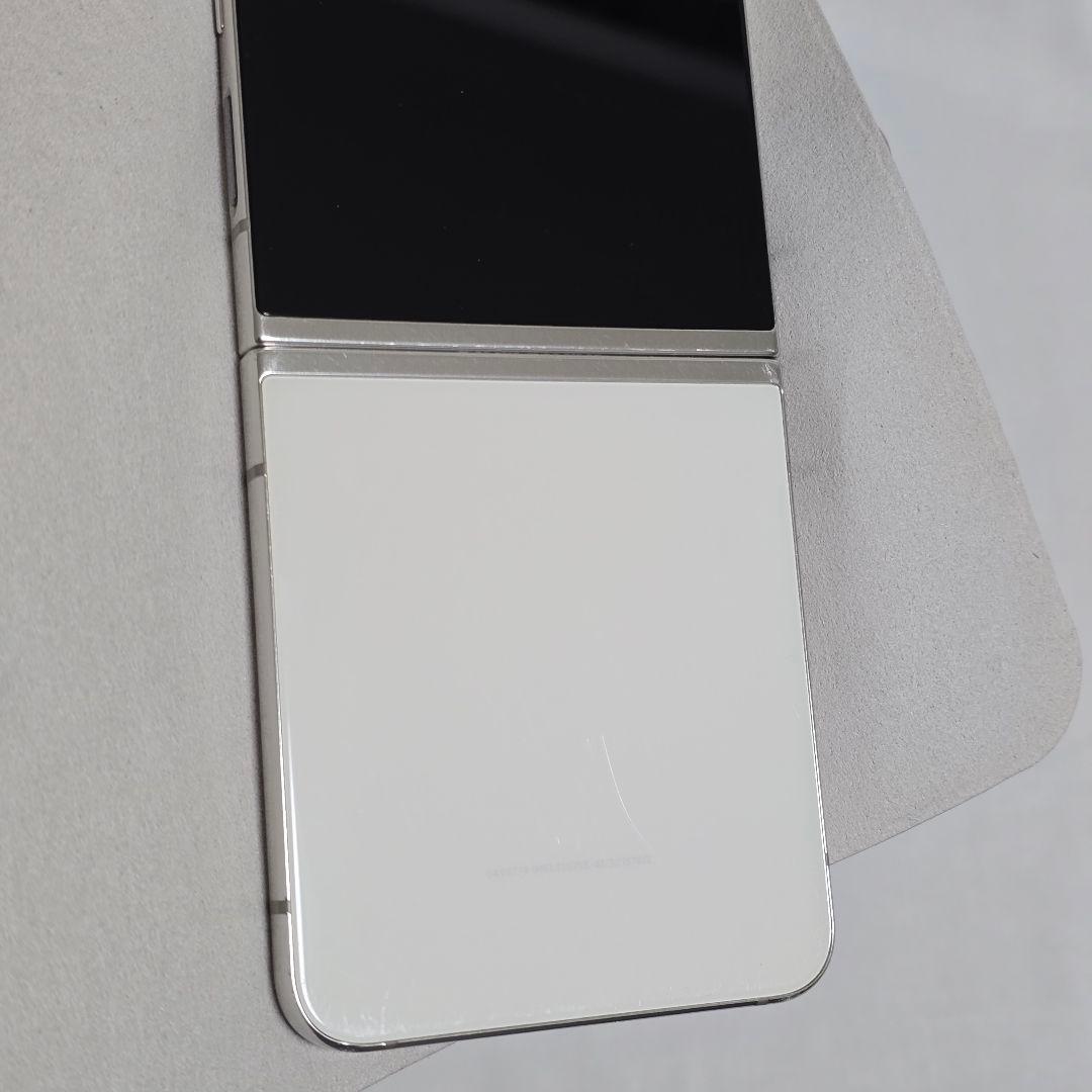 Galaxy Z Flip5 SIMフリー 判定○ 海外版/韓国版 クリーム